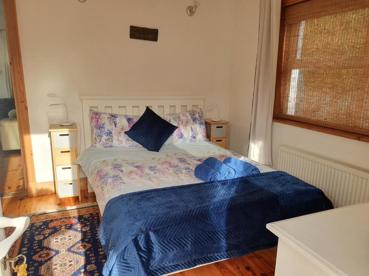 Cosy Self Contained Cottage With Stunning Views Killaloe Exterior foto