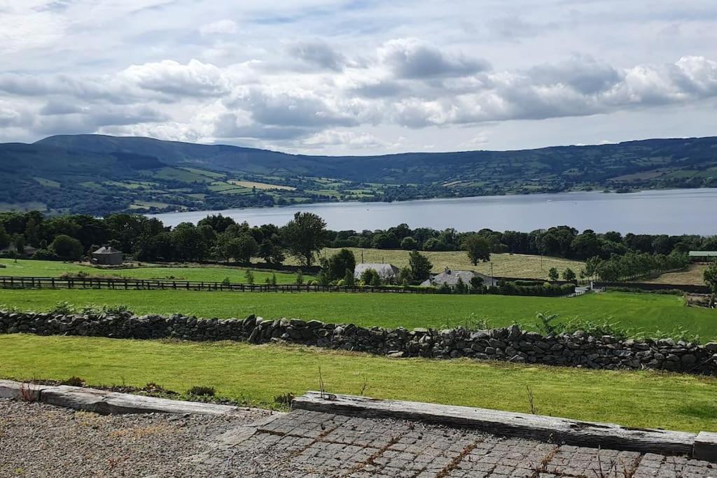 Cosy Self Contained Cottage With Stunning Views Killaloe Exterior foto
