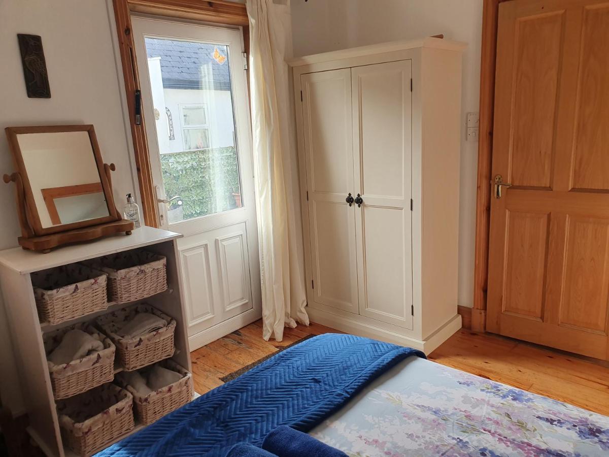 Cosy Self Contained Cottage With Stunning Views Killaloe Exterior foto
